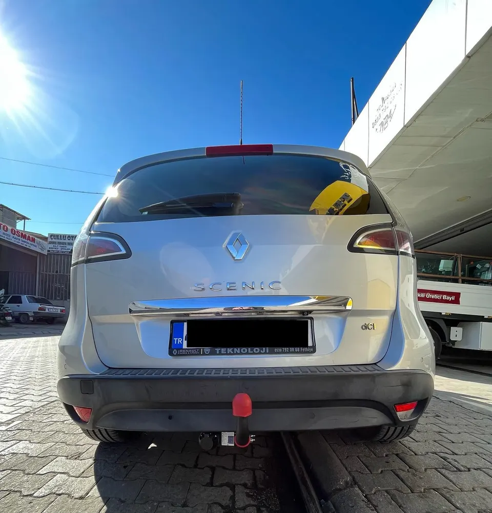 Renault Scenic çeki demiri montajı 1